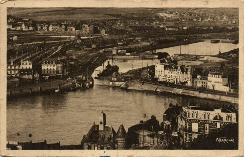 Carte postale ancienne Le Treport Eu Mers Le port pendant la manceuvre du Pont Tournant à Eu