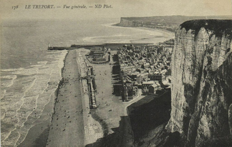Carte postale ancienne Le Treport - Vue générale au Tréport