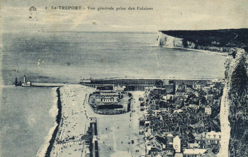 Carte postale ancienne Le Treport - Vue générale prise des Falaises au Tréport