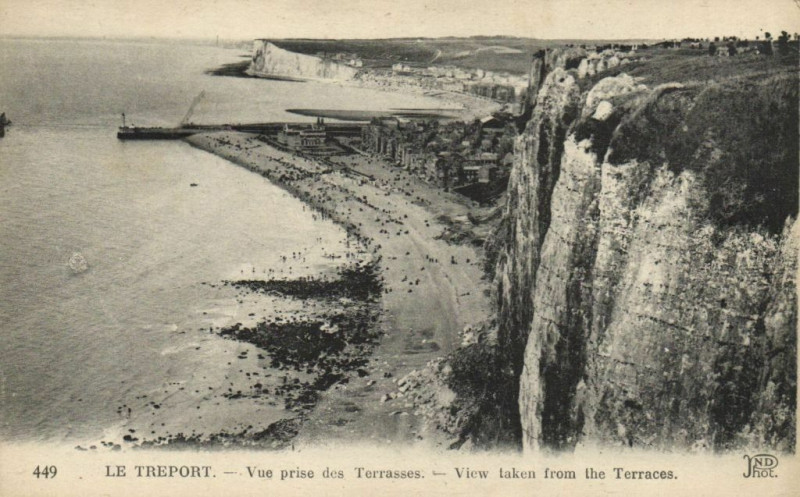 Carte postale ancienne Le Treport - Vue prise des Terrasses - View taken from the au Tréport