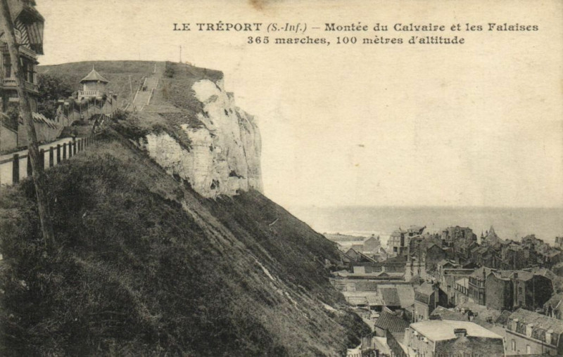 Carte postale ancienne Le Treport (S Inf.) - Montée du Calvaire et les Falaises