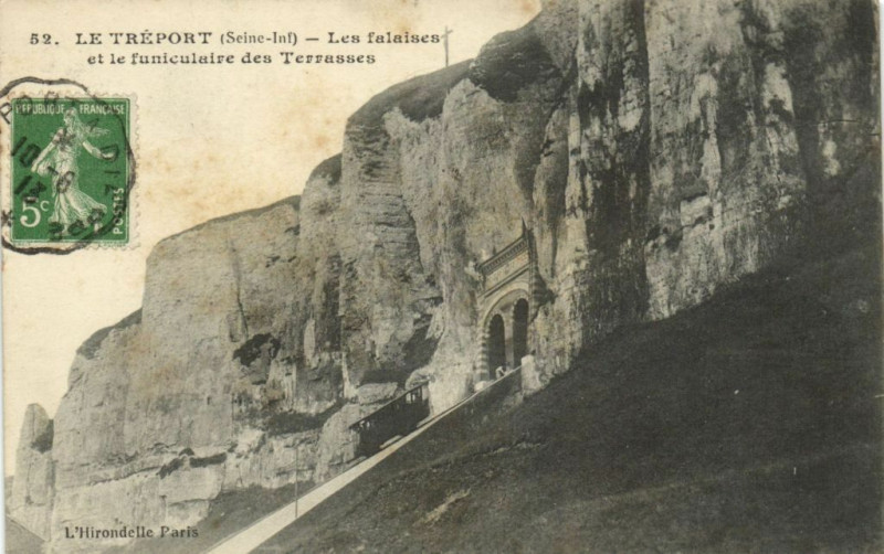 Carte postale ancienne Le Treport (Seine-Inf) - Les falaises et le funiculaire des