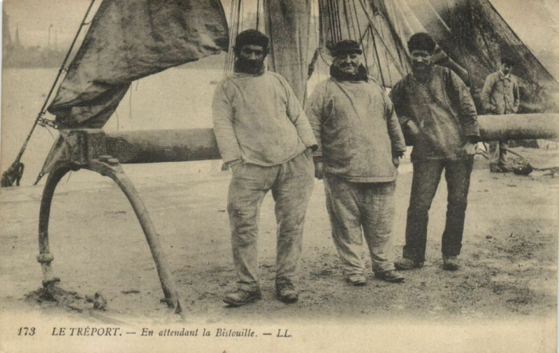 Carte postale ancienne Le Treport - En altendant la Bisteuille au Tréport