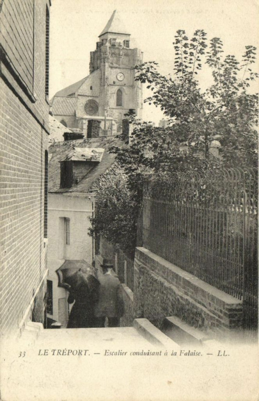 Carte postale ancienne Le Treport - Escalier conduisant a la Falaise au Tréport