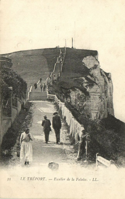 Carte postale ancienne Le Treport - Escalier de la Falaise au Tréport
