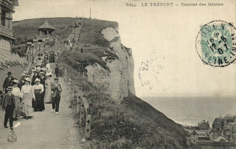 Carte postale ancienne Le Treport - Escalier des falaises au Tréport