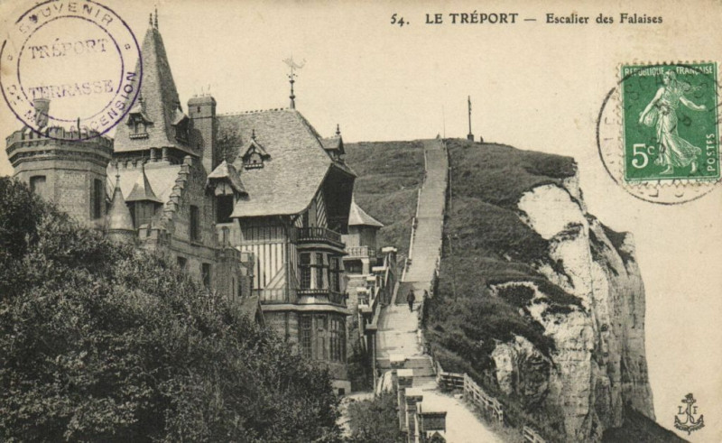 Carte postale ancienne Le Treport - Escalier des Falaises au Tréport
