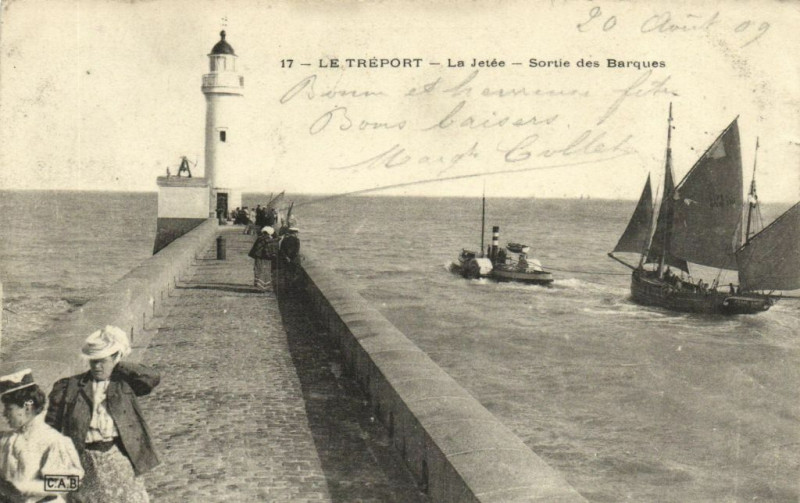 Carte postale ancienne Le Treport - La Jetée - Sortie des Barques au Tréport
