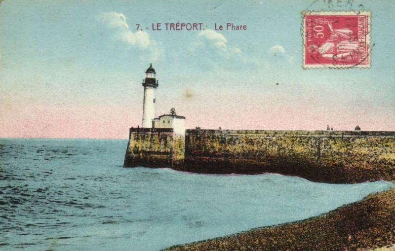 Carte postale ancienne Le Treport - La Phare au Tréport