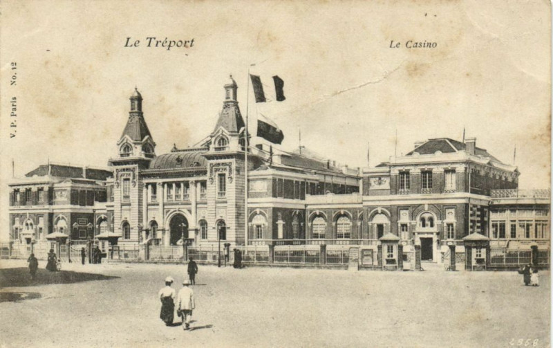Carte postale ancienne Le Treport - Le Casino au Tréport
