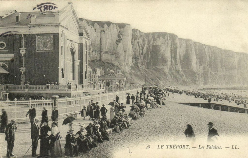 Carte postale ancienne Le Treport - Les Falaises au Tréport