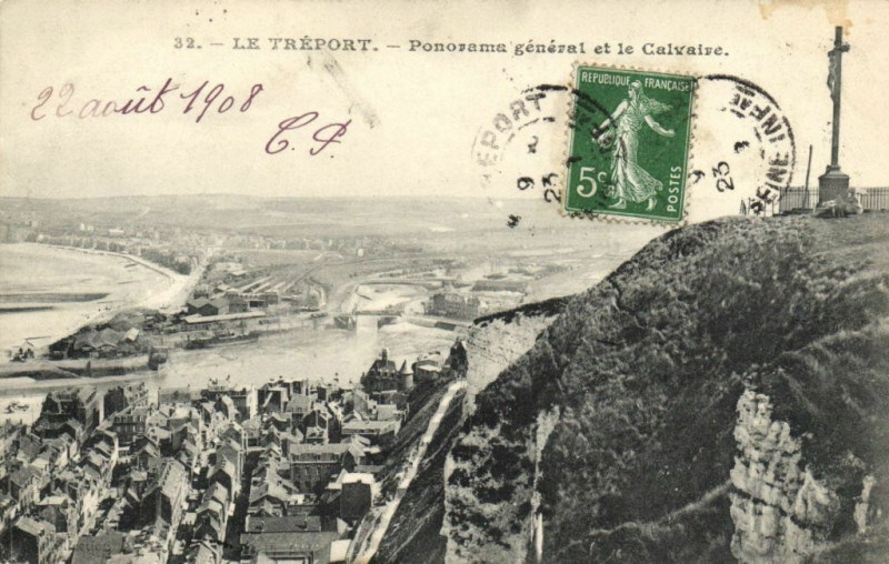 Carte postale ancienne Le Treport - Ponorama general et le Calvaire au Tréport