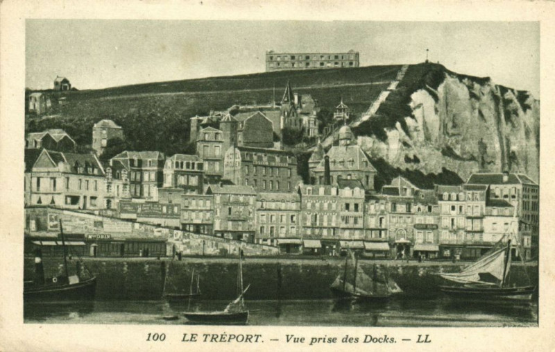 Carte postale ancienne Le Treport - Vue prise des Docks au Tréport