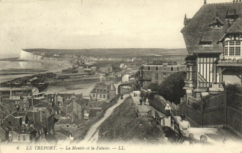 Carte postale ancienne Le Treport - La Montée et la Falaise au Tréport