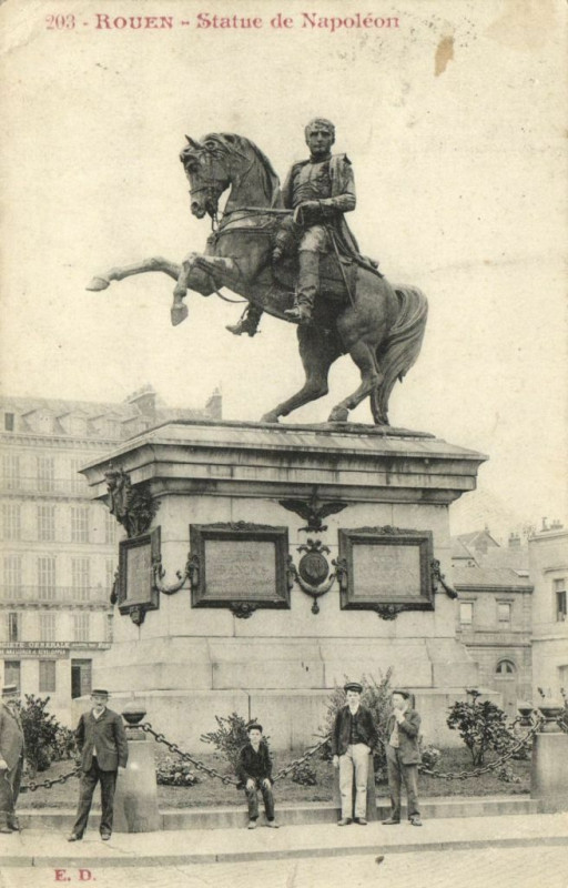Carte postale ancienne Rouen - Statue de Napoleon à Rouen