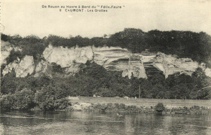 Carte postale ancienne De Rouen au Havre a bord du Felix-Faure - Caumont - Les Grottes à Rouen