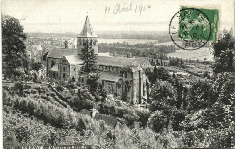 Carte postale ancienne Le Havre - L'Abbaye de Graville au Havre