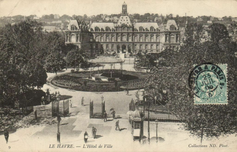 Carte postale ancienne Le Havre - L'Hotel de Ville au Havre