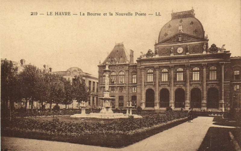 Carte postale ancienne Le Havre - La Bourse et la Nouvelle Poste au Havre