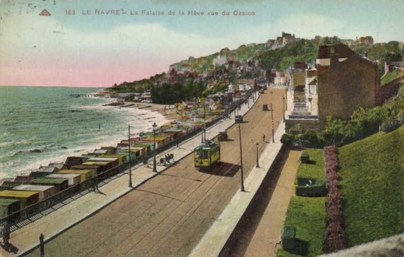 Carte postale ancienne Le Havre - La Falaise de la Heve vue de Casino au Havre