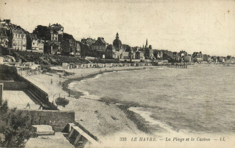 Carte postale ancienne Le Havre - La Plage et le Casino au Havre