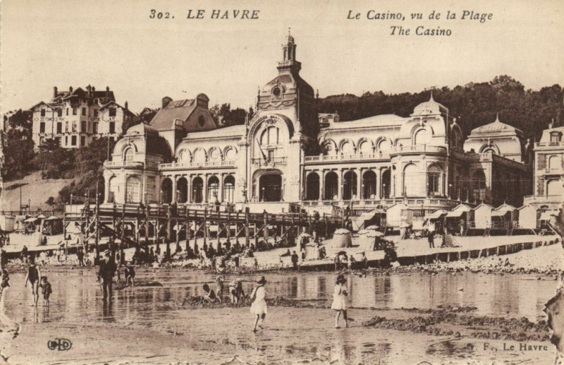 Carte postale ancienne Le Havre - Le Casino vu de la Plage The Casino au Havre