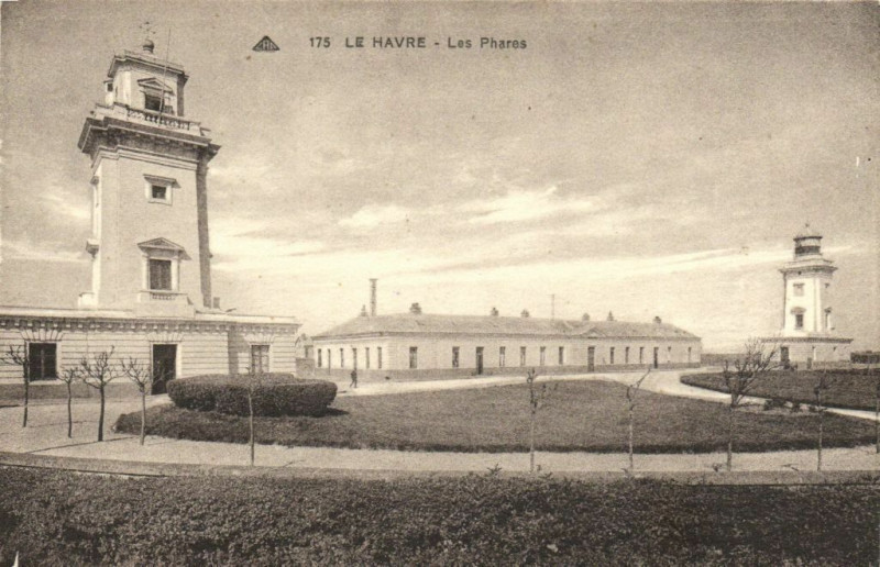 Carte postale ancienne Le Havre - Les Phares au Havre