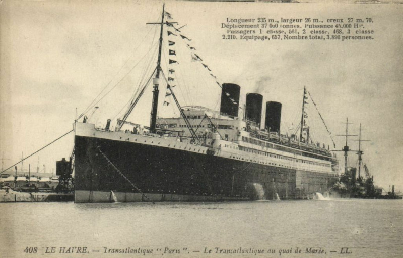 Carte postale ancienne Le Havre - Transatlantique Paris - Le Transatlantique du quai au Havre