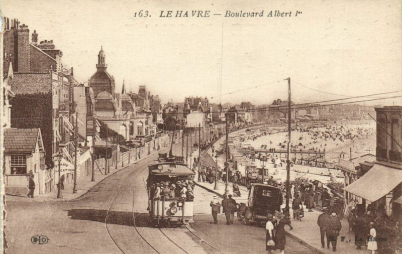 Carte postale ancienne Le Havre - Boulevard Albert I.er au Havre