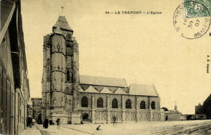 Carte postale ancienne Le Treport - L'Eglise au Tréport
