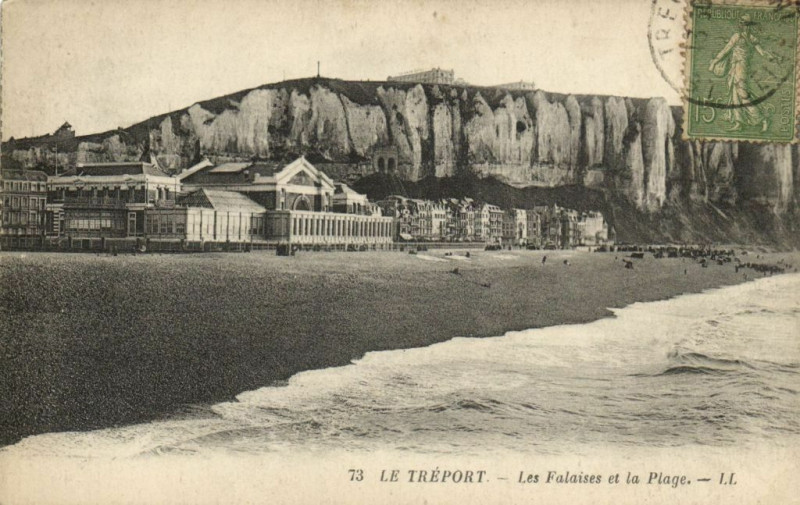 Carte postale ancienne Le Treport - Les Falaines et la Plage au Tréport