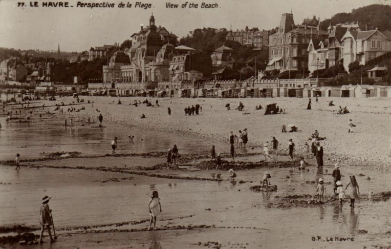 Carte postale ancienne Le Havre - Perspective de la Plage View of the Beach au Havre