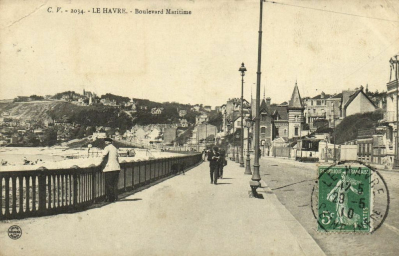 Carte postale ancienne Le Havre - Boulevard Maritime au Havre