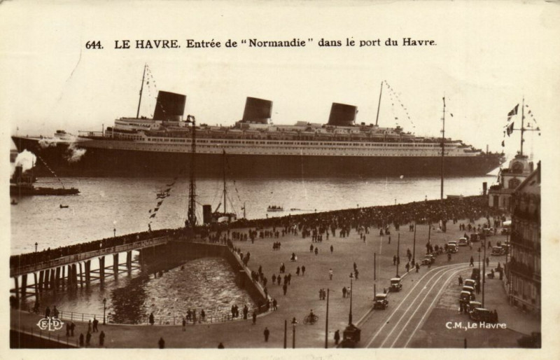 Carte postale ancienne Le Havre - Entrée de Normandie dans le port du Havre au Havre
