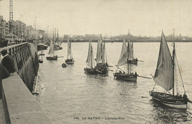 Carte postale ancienne Le Havre - L'Avant-Port au Havre