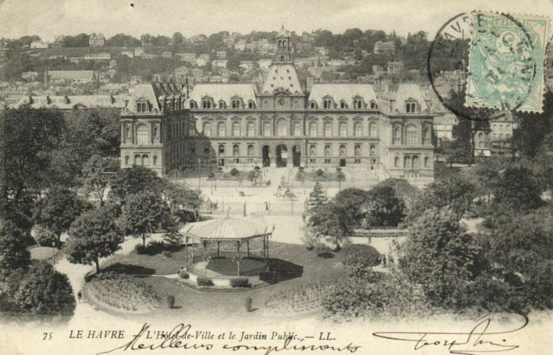 Carte postale ancienne Le Havre - L'Hotel-de-Ville et le Jardin Public au Havre