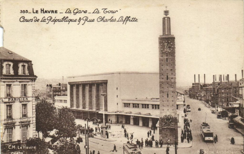 Carte postale ancienne Le Havre La Gare La Tour Cours de La Republique & Rue Charles... au Havre