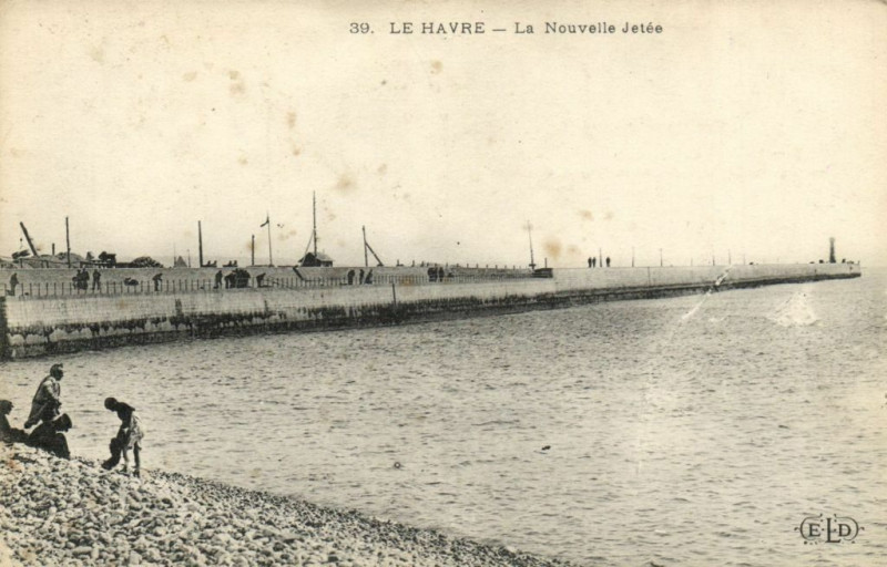 Carte postale ancienne Le Havre - La Nouvelle Jetée au Havre