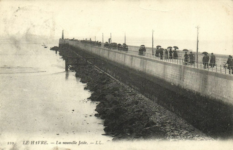 Carte postale ancienne Le Havre - La Nouvelle Jetée au Havre