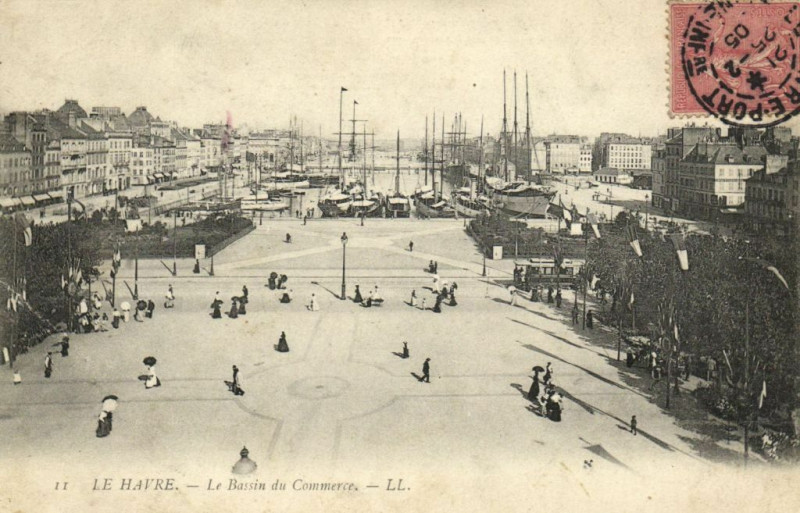 Carte postale ancienne Le Havre - Le Bassin du Commerce au Havre