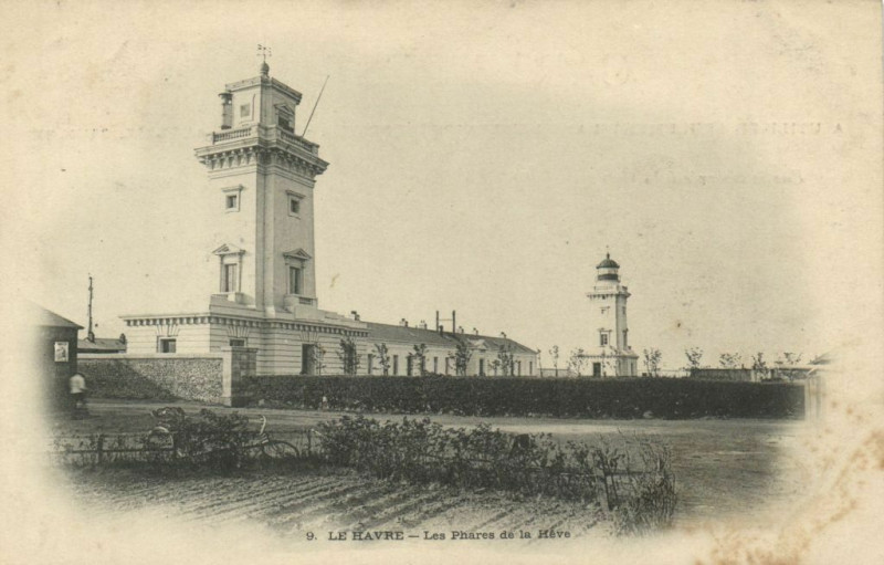 Carte postale ancienne Le Havre - Les Phares de la Heve au Havre