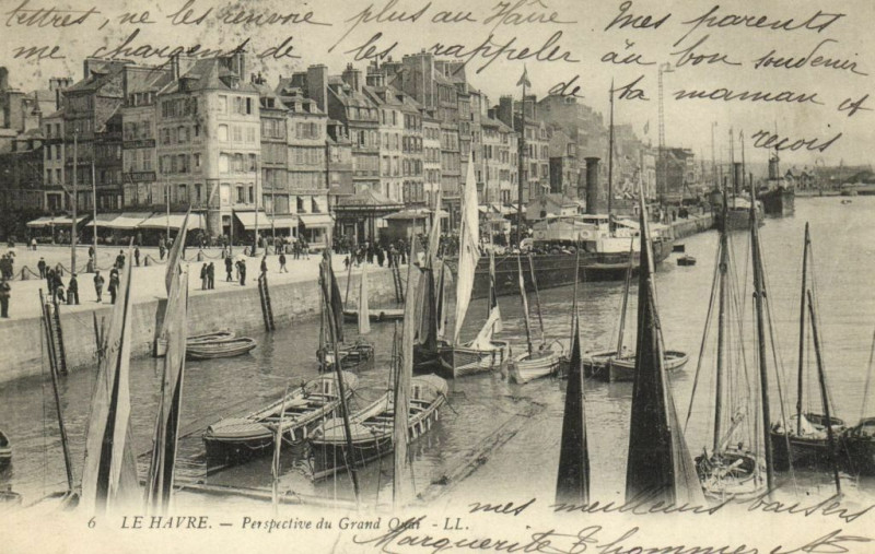 Carte postale ancienne Le Havre - Perspective du Grand Quai au Havre