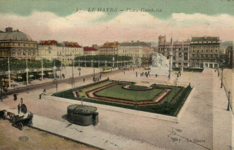 Carte postale ancienne Le Havre - Place Gambetta au Havre