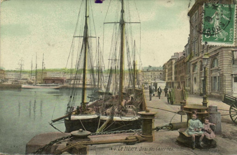 Carte postale ancienne Le Havre - Quai des Casernes au Havre