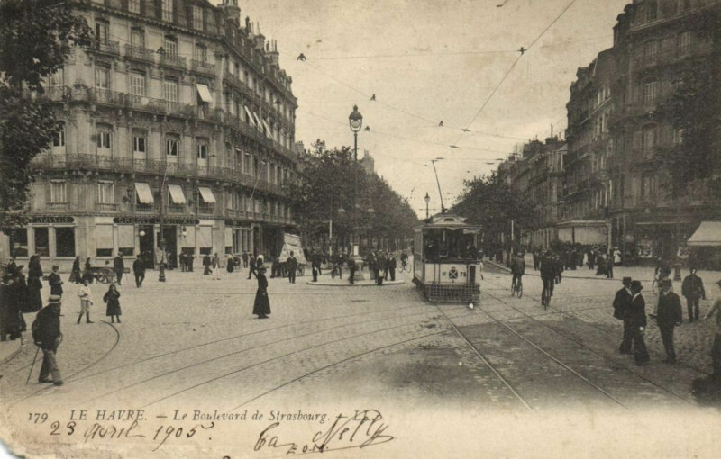 Carte postale ancienne Le Havre - Le Boulevard de Strasbourg au Havre