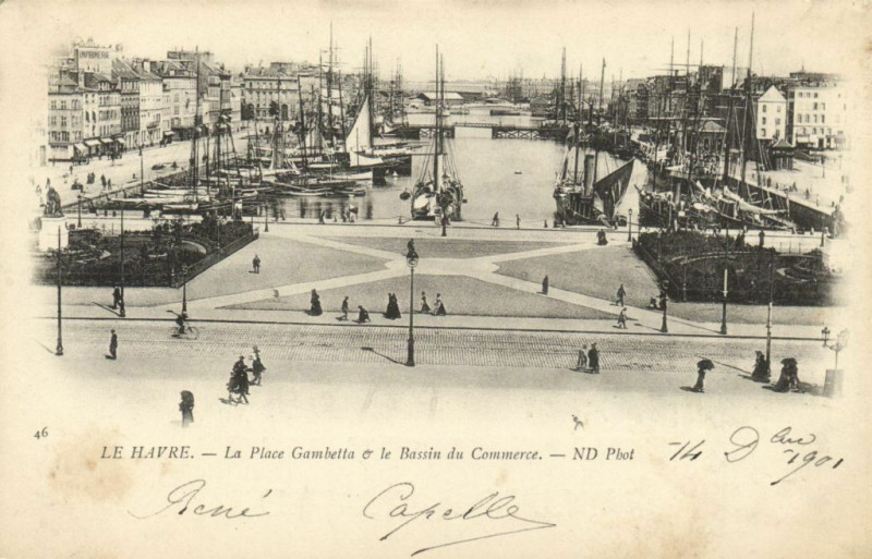 Carte postale ancienne Le Havre - La Place Gambetta & le Bassin du Commerce au Havre