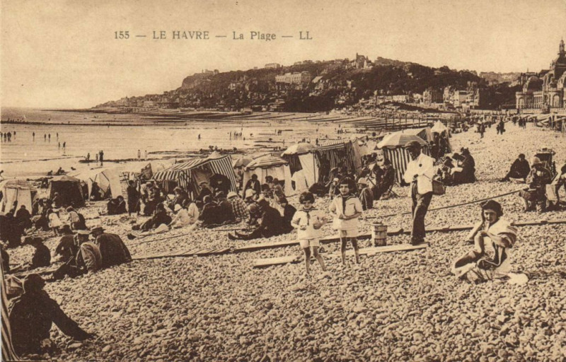 Carte postale ancienne Le Havre - La Plage au Havre