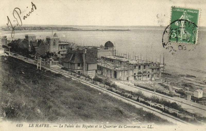 Carte postale ancienne Le Havre - Le Palais des Regates et le Quartier du Commerce au Havre