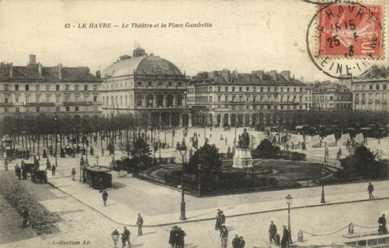 Carte postale ancienne Le Havre - Le Theatre et la Place Gambetta au Havre