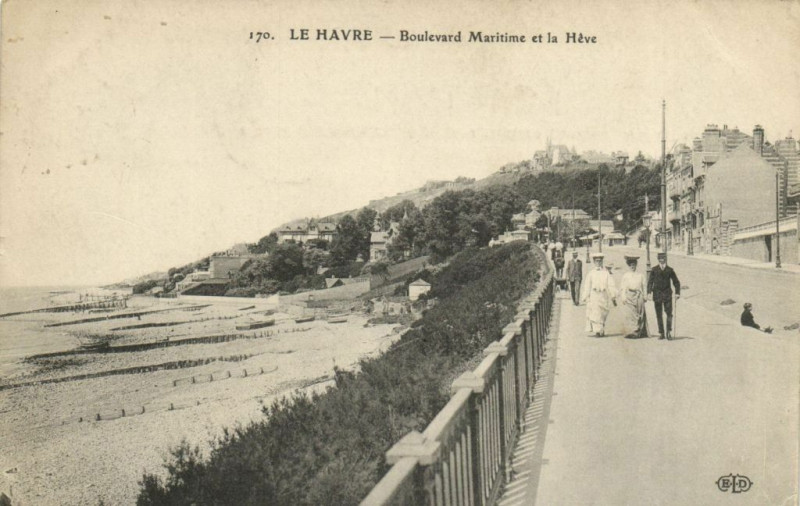 Carte postale ancienne Le Havre - Boulevard Maritime et la Heve au Havre